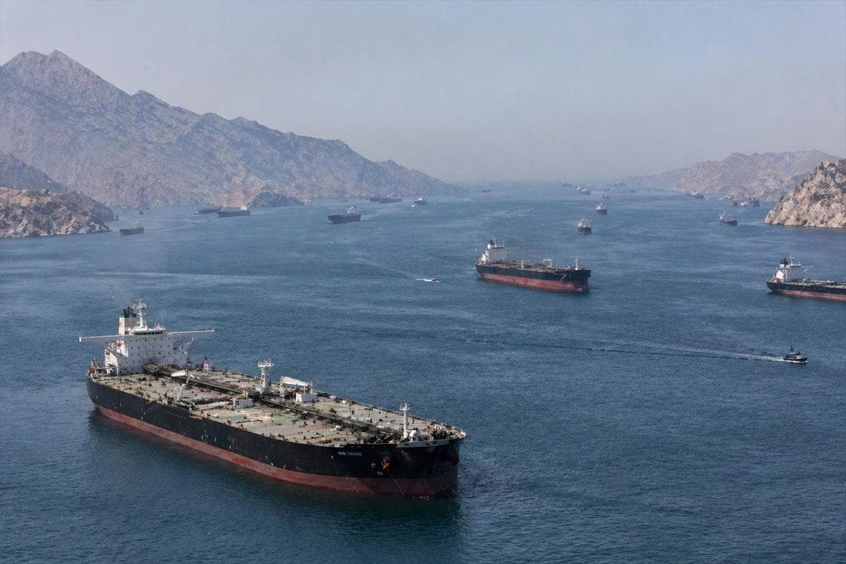 Nafta mbi 106 dollarë, Irani intensifikon sulmet ndaj anijeve në Hormuz